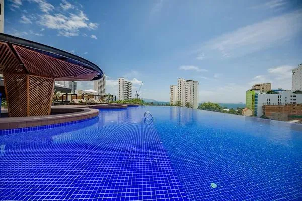 Hồ bơi vô cực hướng biển